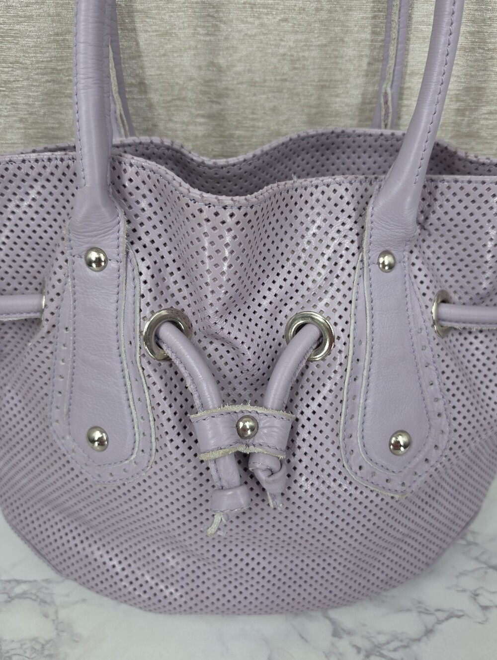 Innue Italian Leather Lavender Perforated Drawcord Tote Bag Women's Shoulder Bag - Picture 4 of 15